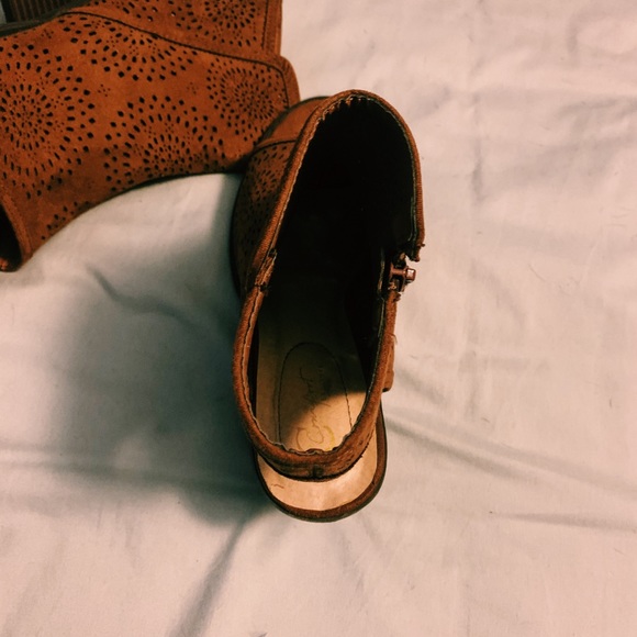 Comfort Peep Toe Booties Size 7 - Picture 3 of 3